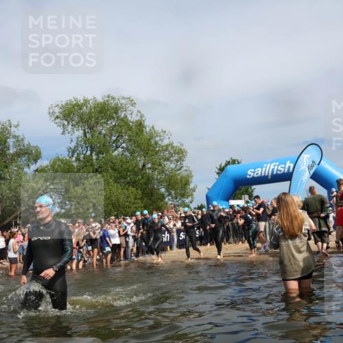21.06.2026 - Viking Triathlon Michael Strokosch http://msf.ph/oto/9843091 21.06.2026 10:06:57 Schwimmen 54, 60, 94, 123, 166, 245, 310, 314, 345, 449, 464, 495, 609, 615, 668 meine-sportfotos.de