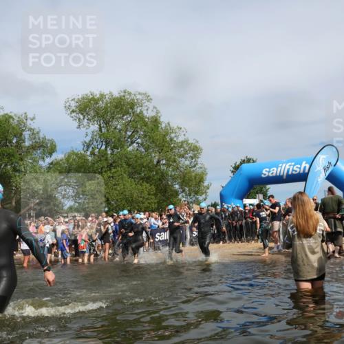 21.06.2026 - Viking Triathlon Michael Strokosch http://msf.ph/oto/9843093 21.06.2026 10:06:58 Schwimmen 54, 60, 94, 123, 166, 245, 314, 345, 449, 495, 609, 615, 668 meine-sportfotos.de