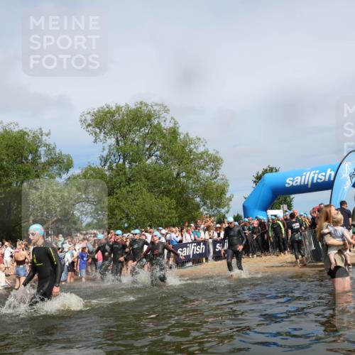 21.06.2026 - Viking Triathlon Michael Strokosch http://msf.ph/oto/9843120 21.06.2026 10:07:08 Schwimmen 37, 60, 69, 94, 116, 123, 135, 289, 307, 314, 329, 345, 369, 390, 470, 523, 555, 574, 662 meine-sportfotos.de
