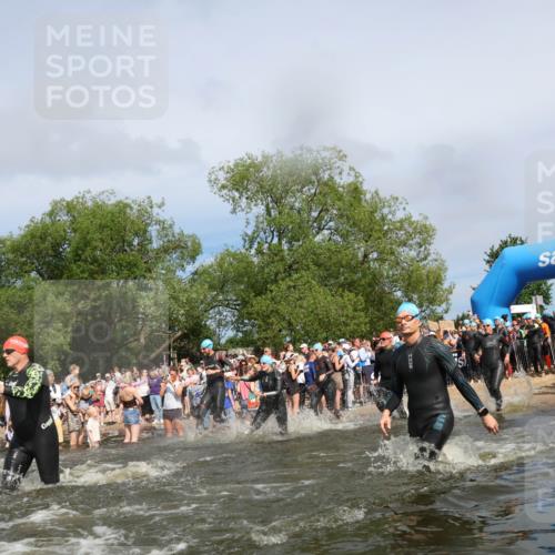 21.06.2026 - Viking Triathlon Michael Strokosch http://msf.ph/oto/9843179 21.06.2026 10:07:33 Schwimmen 24, 76, 107, 158, 164, 253, 258, 275, 306, 313, 346, 366, 403, 510, 540, 605, 624, 628, 659 meine-sportfotos.de