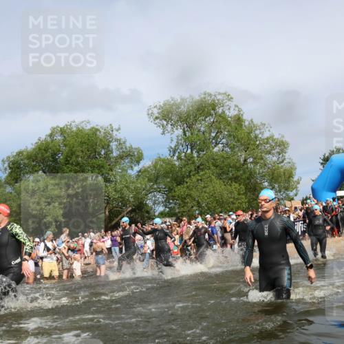 21.06.2026 - Viking Triathlon Michael Strokosch http://msf.ph/oto/9843180 21.06.2026 10:07:33 Schwimmen 24, 76, 107, 158, 164, 253, 258, 275, 306, 313, 346, 366, 403, 510, 540, 605, 624, 628, 659 meine-sportfotos.de