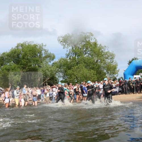 21.06.2026 - Viking Triathlon Michael Strokosch http://msf.ph/oto/9843232 21.06.2026 10:07:54 Schwimmen 57, 81, 97, 124, 178, 217, 257, 295, 298, 388, 413, 494, 534, 622, 630, 635 meine-sportfotos.de