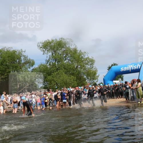 21.06.2026 - Viking Triathlon Michael Strokosch http://msf.ph/oto/9843239 21.06.2026 10:07:57 Schwimmen 57, 97, 124, 178, 217, 257, 295, 298, 388, 413, 494, 534, 622, 630, 635 meine-sportfotos.de