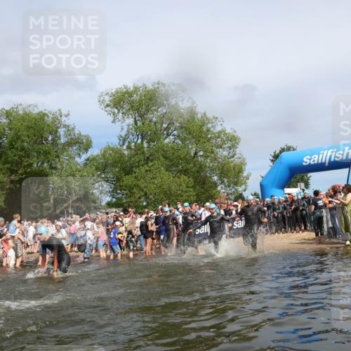 21.06.2026 - Viking Triathlon Michael Strokosch http://msf.ph/oto/9843240 21.06.2026 10:07:58 Schwimmen 57, 97, 124, 178, 217, 257, 295, 298, 388, 413, 494, 534, 622, 630, 635 meine-sportfotos.de