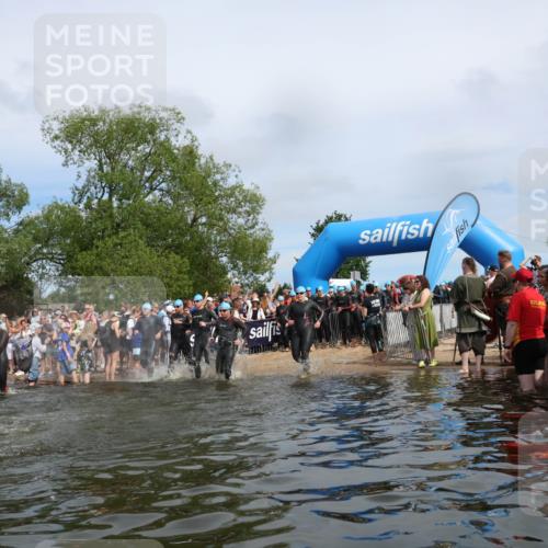 21.06.2026 - Viking Triathlon Michael Strokosch http://msf.ph/oto/9843278 21.06.2026 10:08:13 Schwimmen 59, 71, 101, 172, 182, 223, 250, 283, 335, 382, 416, 421, 424, 427, 433, 434, 463, 564, 607, 642 meine-sportfotos.de