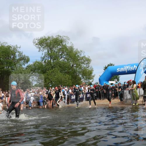 21.06.2026 - Viking Triathlon Michael Strokosch http://msf.ph/oto/9843311 21.06.2026 10:08:28 Schwimmen 48, 133, 168, 192, 222, 317, 354, 375, 571, 613 meine-sportfotos.de