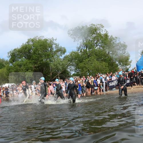 21.06.2026 - Viking Triathlon Michael Strokosch http://msf.ph/oto/9843321 21.06.2026 10:08:31 Schwimmen 48, 133, 168, 192, 207, 222, 254, 317, 322, 354, 375, 376, 571, 613, 629 meine-sportfotos.de