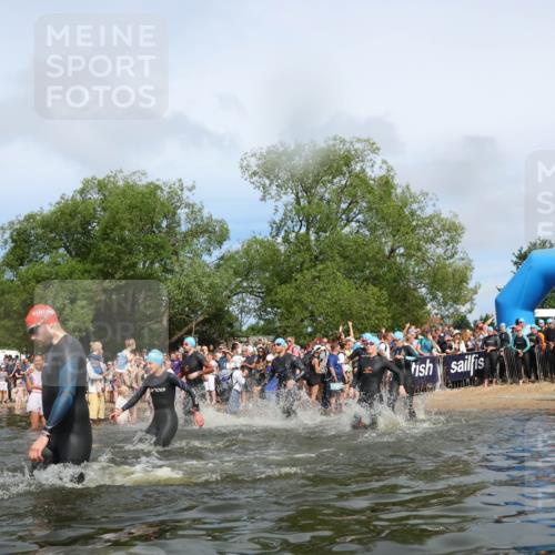 21.06.2026 - Viking Triathlon Michael Strokosch http://msf.ph/oto/9843341 21.06.2026 10:08:39 Schwimmen 48, 75, 92, 105, 203, 207, 254, 317, 322, 324, 365, 376, 409, 549, 571, 629 meine-sportfotos.de