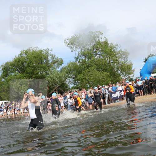 21.06.2026 - Viking Triathlon Michael Strokosch http://msf.ph/oto/9843380 21.06.2026 10:08:55 Schwimmen 40, 106, 139, 181, 196, 224, 237, 252, 272, 344, 362, 389, 509, 566 meine-sportfotos.de