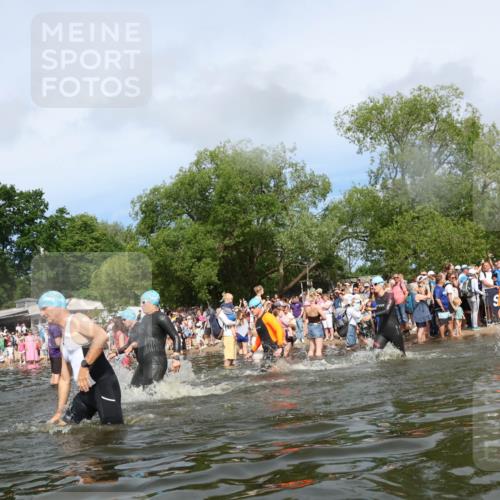 21.06.2026 - Viking Triathlon Michael Strokosch http://msf.ph/oto/9843384 21.06.2026 10:08:56 Schwimmen 40, 106, 139, 181, 196, 224, 237, 252, 272, 344, 362, 389, 509, 566 meine-sportfotos.de