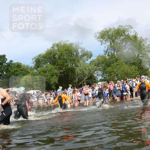 21.06.2026 - Viking Triathlon Michael Strokosch http://msf.ph/oto/9843385 21.06.2026 10:08:56 Schwimmen 40, 106, 139, 181, 196, 224, 237, 252, 272, 344, 362, 389, 509, 566 meine-sportfotos.de