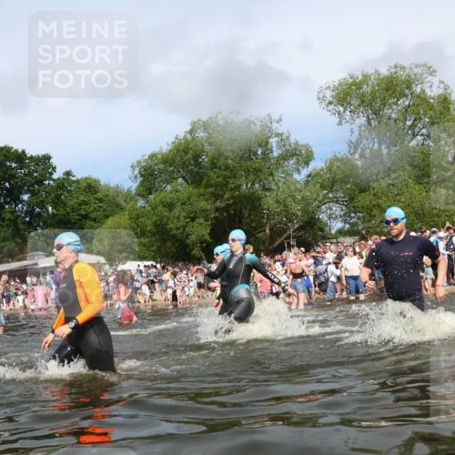 21.06.2026 - Viking Triathlon Michael Strokosch http://msf.ph/oto/9843395 21.06.2026 10:09:01 Schwimmen 40, 70, 77, 106, 139, 181, 237, 252, 344, 362, 509, 542, 631, 652 meine-sportfotos.de