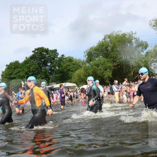 21.06.2026 - Viking Triathlon Michael Strokosch http://msf.ph/oto/9843397 21.06.2026 10:09:02 Schwimmen 40, 70, 77, 106, 139, 181, 237, 252, 344, 362, 509, 542, 631, 652 meine-sportfotos.de