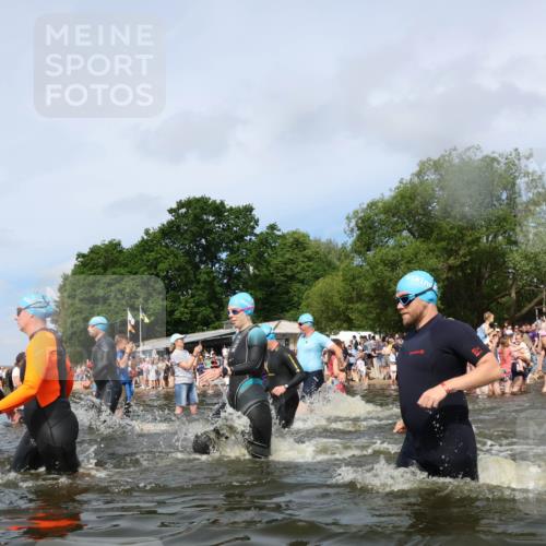 21.06.2026 - Viking Triathlon Michael Strokosch http://msf.ph/oto/9843399 21.06.2026 10:09:02 Schwimmen 40, 70, 77, 106, 139, 181, 237, 252, 344, 362, 509, 542, 631, 652 meine-sportfotos.de
