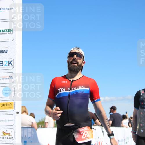 21.06.2026 - Viking Triathlon Markus Tischler http://msf.ph/oto/9843827 21.06.2026 15:45:08 Ziel 251, 358 meine-sportfotos.de