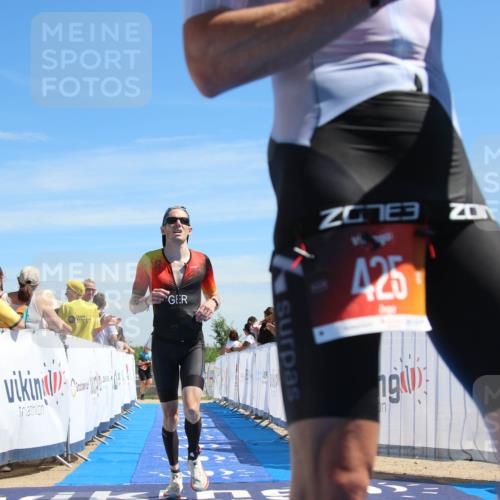 21.06.2026 - Viking Triathlon Markus Tischler http://msf.ph/oto/9845208 21.06.2026 14:30:49 Ziel 425, 467 meine-sportfotos.de