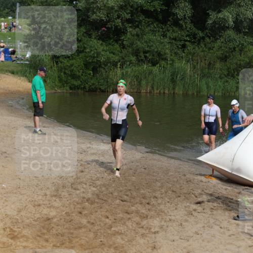 21.06.2026 - 29. Vierlanden-Triathlon Andreas Tolksdorf http://msf.ph/oto/9846767 21.06.2026 09:14:53 Schwimmen 248, 294 meine-sportfotos.de