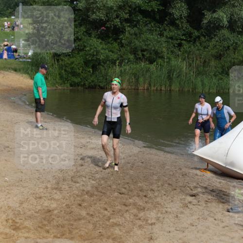 21.06.2026 - 29. Vierlanden-Triathlon Andreas Tolksdorf http://msf.ph/oto/9846781 21.06.2026 09:14:53 Schwimmen 248, 294 meine-sportfotos.de