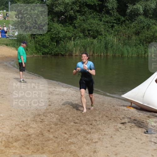 21.06.2026 - 29. Vierlanden-Triathlon Andreas Tolksdorf http://msf.ph/oto/9846917 21.06.2026 09:15:23 Schwimmen 260 meine-sportfotos.de