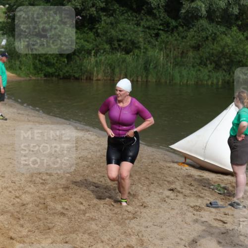 21.06.2026 - 29. Vierlanden-Triathlon Andreas Tolksdorf http://msf.ph/oto/9847293 21.06.2026 09:18:15 Schwimmen 238, 276 meine-sportfotos.de