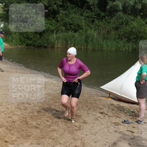 21.06.2026 - 29. Vierlanden-Triathlon Andreas Tolksdorf http://msf.ph/oto/9847297 21.06.2026 09:18:15 Schwimmen 238, 276 meine-sportfotos.de