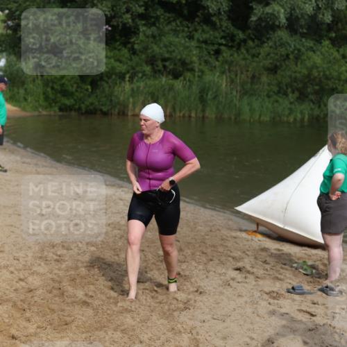 21.06.2026 - 29. Vierlanden-Triathlon Andreas Tolksdorf http://msf.ph/oto/9847306 21.06.2026 09:18:15 Schwimmen 238, 276 meine-sportfotos.de