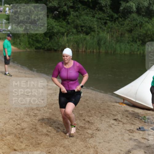 21.06.2026 - 29. Vierlanden-Triathlon Andreas Tolksdorf http://msf.ph/oto/9847319 21.06.2026 09:18:15 Schwimmen 238, 276 meine-sportfotos.de