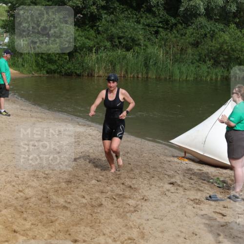 21.06.2026 - 29. Vierlanden-Triathlon Andreas Tolksdorf http://msf.ph/oto/9847335 21.06.2026 09:18:21 Schwimmen 238, 276 meine-sportfotos.de
