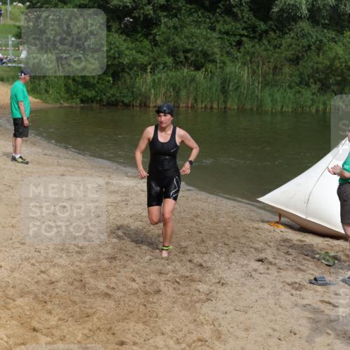 21.06.2026 - 29. Vierlanden-Triathlon Andreas Tolksdorf http://msf.ph/oto/9847349 21.06.2026 09:18:21 Schwimmen 238, 276 meine-sportfotos.de