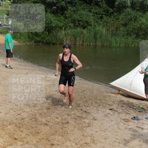 21.06.2026 - 29. Vierlanden-Triathlon Andreas Tolksdorf http://msf.ph/oto/9847355 21.06.2026 09:18:21 Schwimmen 238, 276 meine-sportfotos.de