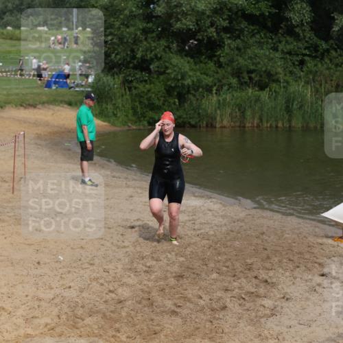 21.06.2026 - 29. Vierlanden-Triathlon Andreas Tolksdorf http://msf.ph/oto/9847369 21.06.2026 09:18:52 Schwimmen 225, 246 meine-sportfotos.de
