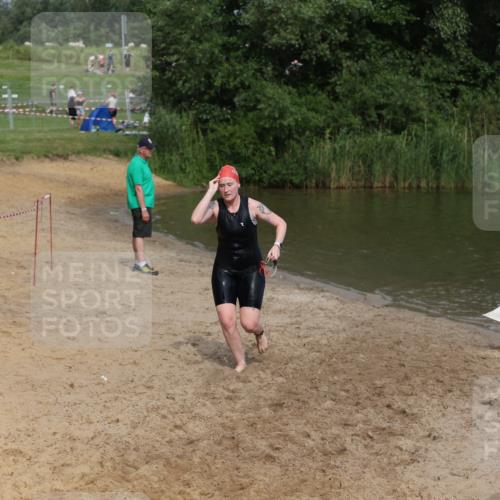 21.06.2026 - 29. Vierlanden-Triathlon Andreas Tolksdorf http://msf.ph/oto/9847388 21.06.2026 09:18:52 Schwimmen 225, 246 meine-sportfotos.de