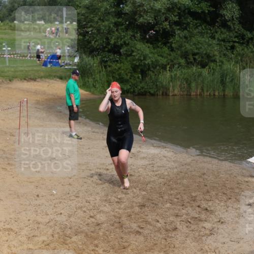 21.06.2026 - 29. Vierlanden-Triathlon Andreas Tolksdorf http://msf.ph/oto/9847394 21.06.2026 09:18:52 Schwimmen 225, 246 meine-sportfotos.de