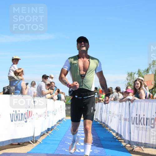 21.06.2026 - Viking Triathlon Markus Tischler http://msf.ph/oto/9847396 21.06.2026 15:11:11 Ziel 369 meine-sportfotos.de