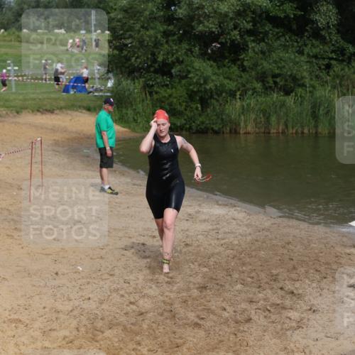 21.06.2026 - 29. Vierlanden-Triathlon Andreas Tolksdorf http://msf.ph/oto/9847403 21.06.2026 09:18:52 Schwimmen 225, 246 meine-sportfotos.de