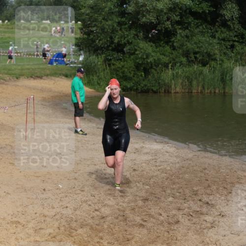 21.06.2026 - 29. Vierlanden-Triathlon Andreas Tolksdorf http://msf.ph/oto/9847412 21.06.2026 09:18:52 Schwimmen 225, 246 meine-sportfotos.de