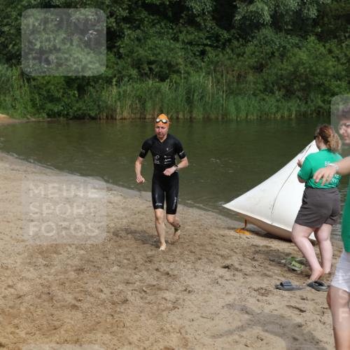 21.06.2026 - 29. Vierlanden-Triathlon Andreas Tolksdorf http://msf.ph/oto/9847436 21.06.2026 09:18:56 Schwimmen 225, 246 meine-sportfotos.de