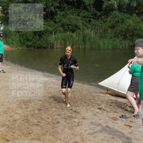 21.06.2026 - 29. Vierlanden-Triathlon Andreas Tolksdorf http://msf.ph/oto/9847468 21.06.2026 09:18:56 Schwimmen 225, 246 meine-sportfotos.de