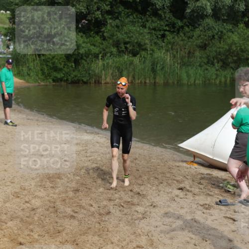 21.06.2026 - 29. Vierlanden-Triathlon Andreas Tolksdorf http://msf.ph/oto/9847479 21.06.2026 09:18:56 Schwimmen 225, 246 meine-sportfotos.de