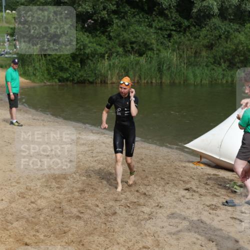 21.06.2026 - 29. Vierlanden-Triathlon Andreas Tolksdorf http://msf.ph/oto/9847489 21.06.2026 09:18:56 Schwimmen 225, 246 meine-sportfotos.de
