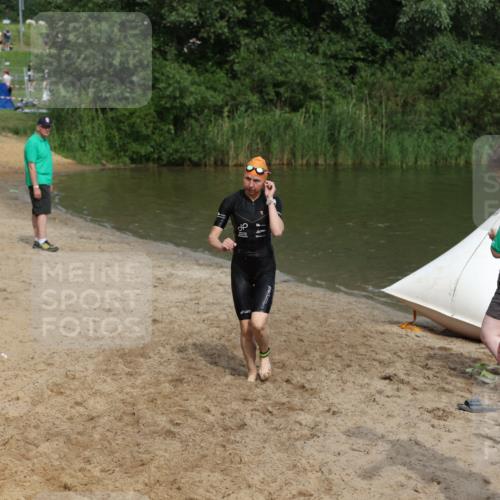 21.06.2026 - 29. Vierlanden-Triathlon Andreas Tolksdorf http://msf.ph/oto/9847503 21.06.2026 09:18:56 Schwimmen 225, 246 meine-sportfotos.de