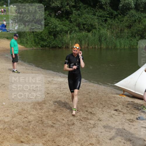 21.06.2026 - 29. Vierlanden-Triathlon Andreas Tolksdorf http://msf.ph/oto/9847513 21.06.2026 09:18:56 Schwimmen 225, 246 meine-sportfotos.de