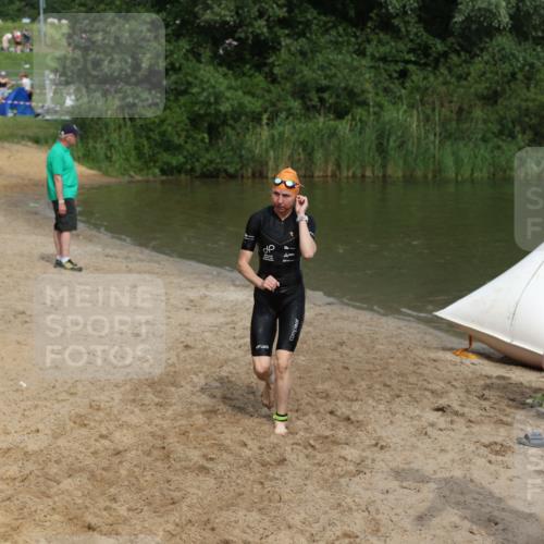21.06.2026 - 29. Vierlanden-Triathlon Andreas Tolksdorf http://msf.ph/oto/9847522 21.06.2026 09:18:57 Schwimmen 225, 246 meine-sportfotos.de