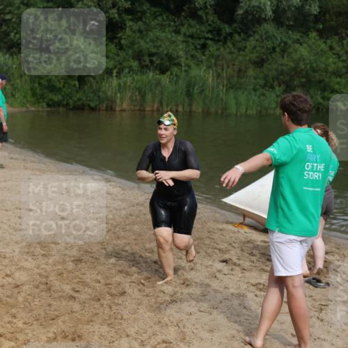 21.06.2026 - 29. Vierlanden-Triathlon Andreas Tolksdorf http://msf.ph/oto/9847574 21.06.2026 09:19:34 Schwimmen 295 meine-sportfotos.de