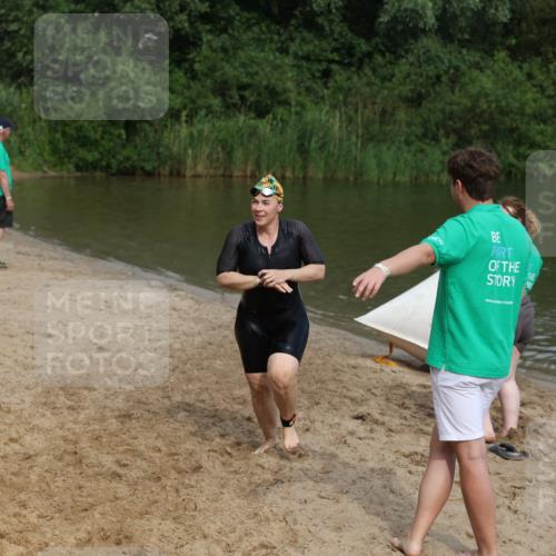 21.06.2026 - 29. Vierlanden-Triathlon Andreas Tolksdorf http://msf.ph/oto/9847578 21.06.2026 09:19:34 Schwimmen 295 meine-sportfotos.de