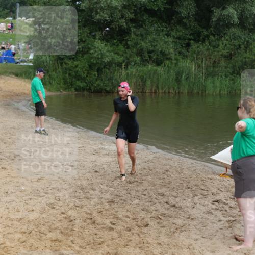 21.06.2026 - 29. Vierlanden-Triathlon Andreas Tolksdorf http://msf.ph/oto/9847655 21.06.2026 09:22:56 Schwimmen 279 meine-sportfotos.de
