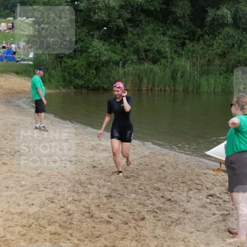 21.06.2026 - 29. Vierlanden-Triathlon Andreas Tolksdorf http://msf.ph/oto/9847659 21.06.2026 09:22:56 Schwimmen 279 meine-sportfotos.de