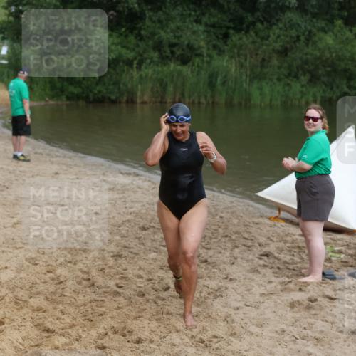 21.06.2026 - 29. Vierlanden-Triathlon Andreas Tolksdorf http://msf.ph/oto/9847878 21.06.2026 09:24:21 Schwimmen 256 meine-sportfotos.de