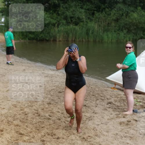 21.06.2026 - 29. Vierlanden-Triathlon Andreas Tolksdorf http://msf.ph/oto/9847893 21.06.2026 09:24:21 Schwimmen 256 meine-sportfotos.de
