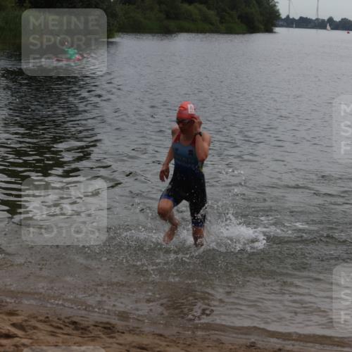 21.06.2026 - 29. Vierlanden-Triathlon Andreas Tolksdorf http://msf.ph/oto/9847928 21.06.2026 09:52:18 Schwimmen 370, 375 meine-sportfotos.de